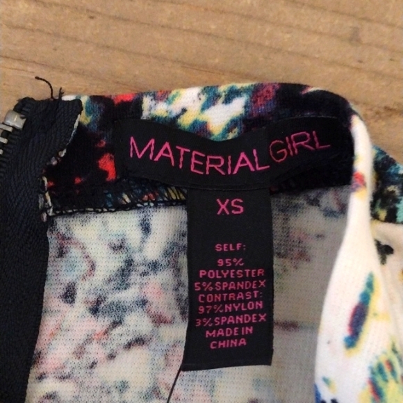 Material Girl Multi Color Floral Body Con Dress Exposed Back Zip NWT Size XS - Picture 5 of 15